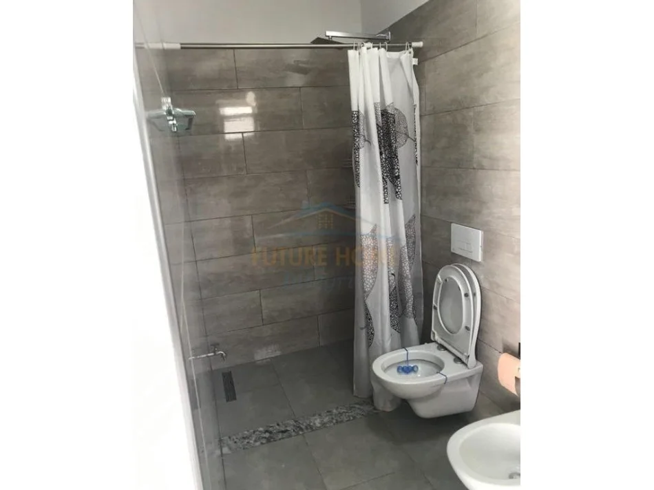 Tirane, jepet me qera apartament 1+1+Ballkon Kati 0, 60 m² 423 € (Tregu Elektrik)