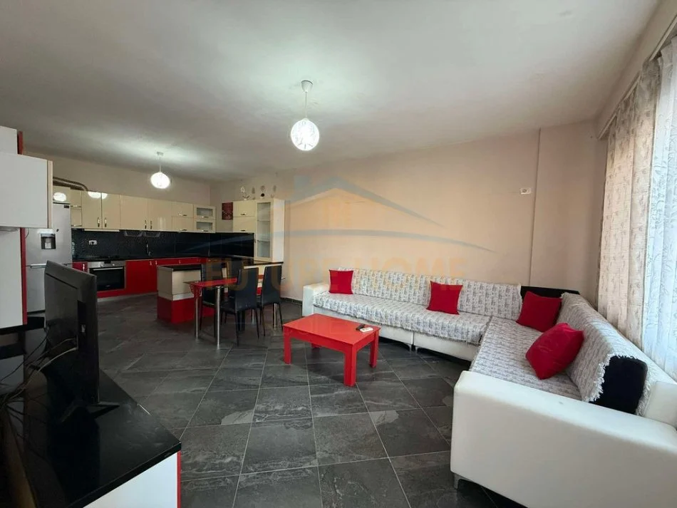 Tirane, jepet me qera apartament 1+1+Ballkon Kati 10, 70 m² 400 € (PALLATET ROMARIO)  UNA37333