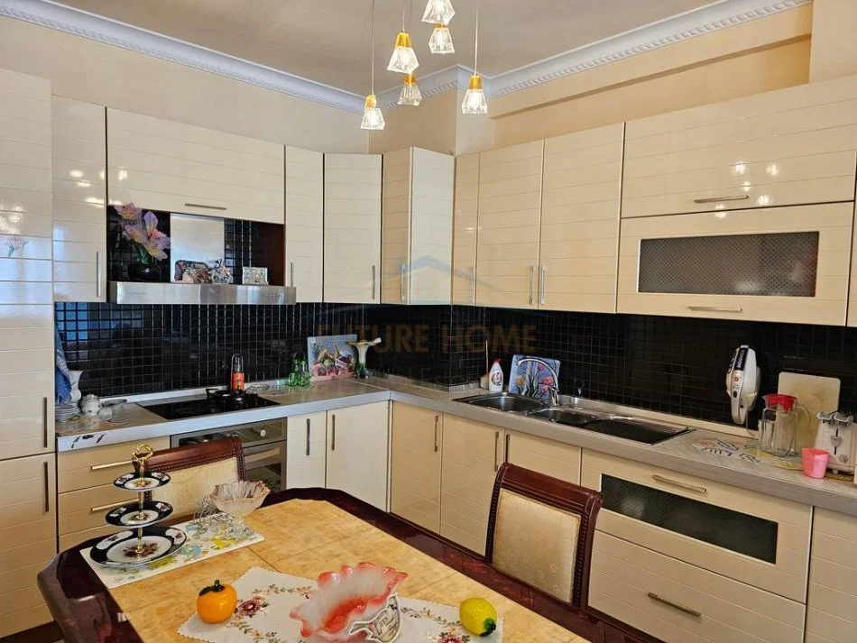 Tirane, shitet apartament Kati 5, 127 m² 235.000 € (DON BOSKO)