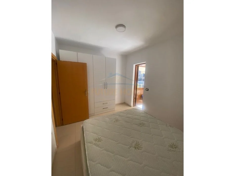 Tirane, jepet me qera shtepi 1+1+Ballkon Kati 2, 60 m² 600 € 