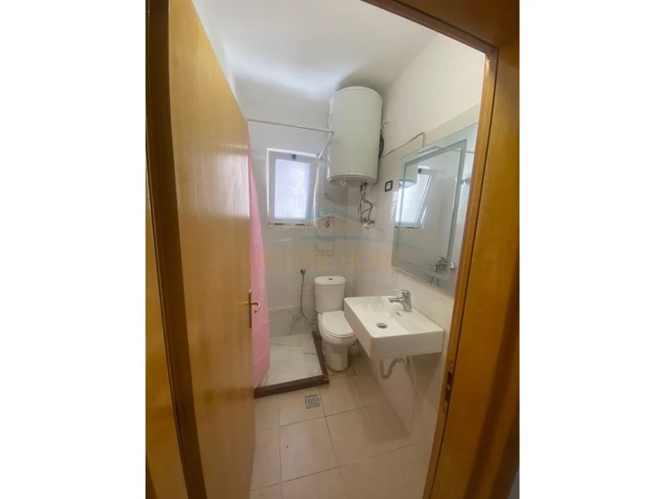 Tirane, jepet me qera apartament 1+1 Kati 2, 60 m² 600 € 