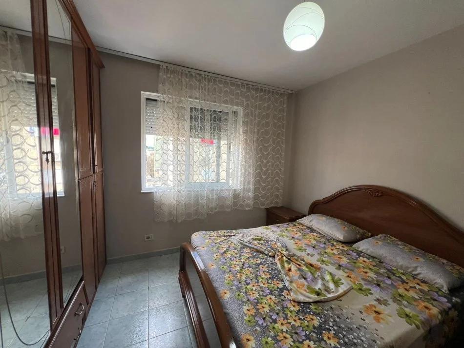 Tirane, jepet me qera apartament 1+1 Kati 5, 65 m² 450 € (Tek Ndre mjeda Tek Ish parku)