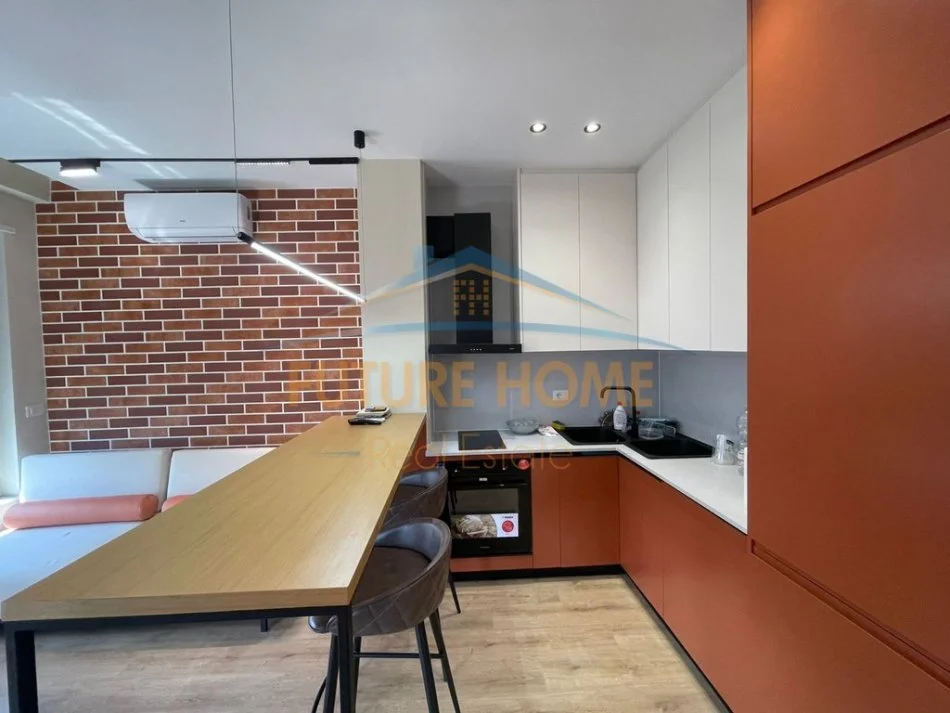 Tirane, jepet me qera apartament 1+1 Kati 6, 53 m² 750 € (BULEVARDI I RI)