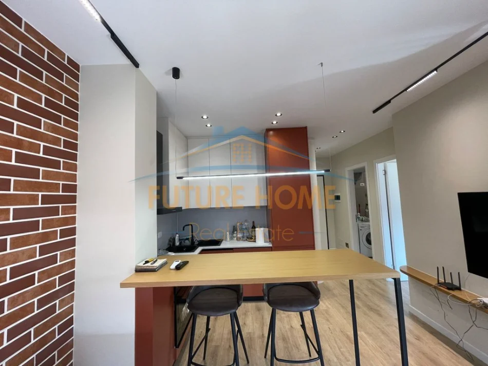 Tirane, jepet me qera apartament 1+1+Post Parkimi  Kati 6, 53 m² 680 € (Bulevardi i Ri, Tiranë,)