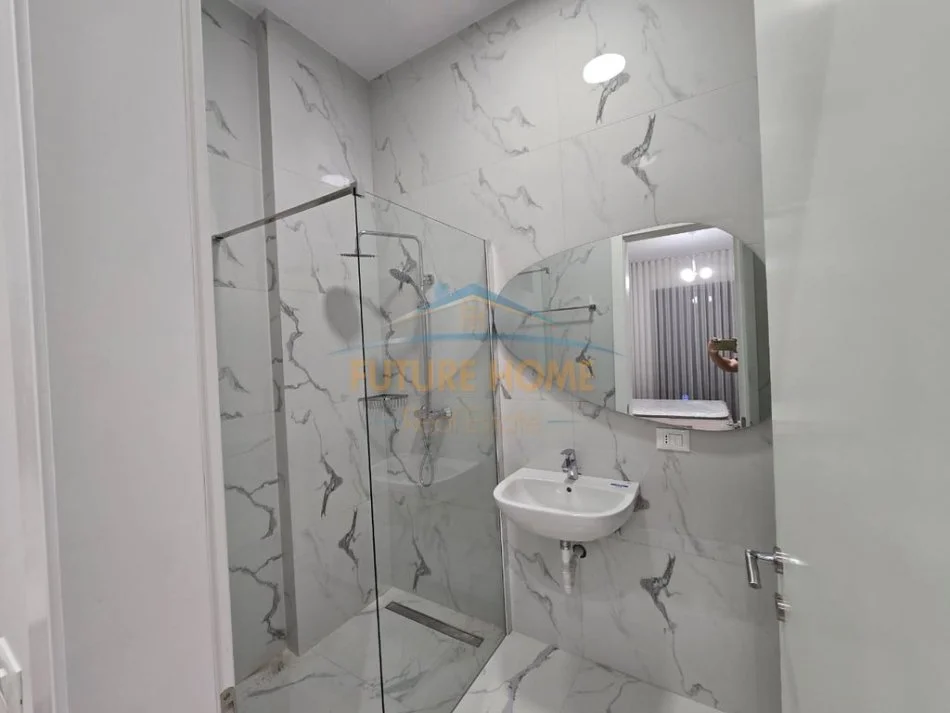 Tirane, jepet me qera apartament 2+1 Kati 4, 114 m² 13.000 € 