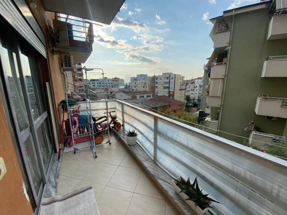 Tirane, Shitet apartament 1+1 Kati 1, 50 m² 92.000 €