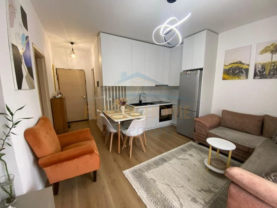 Tirane, Shitet apartament 1+1 Kati 1, 50 m² 92.000 €