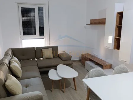 Tirane, jepet me qera apartament 2+1 Kati 5, 110 m² 600 € 