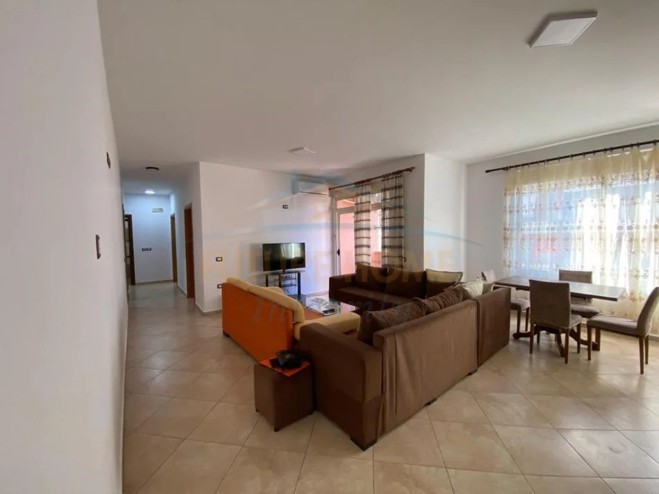 Tirane, jepet me qera apartament 3+1 Kati 2, 97 m² 450 € 