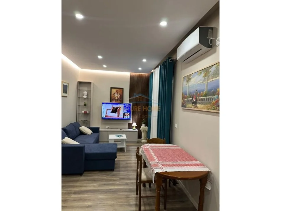 Tirane, jepet me qera apartament 1+1 Kati 3, 65 m² 640 € 