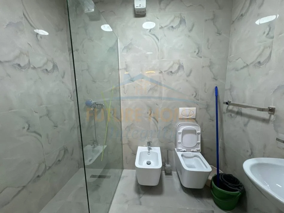 Tirane, jepet me qera apartament 2+1 Kati 3, 91 m² 850 € 