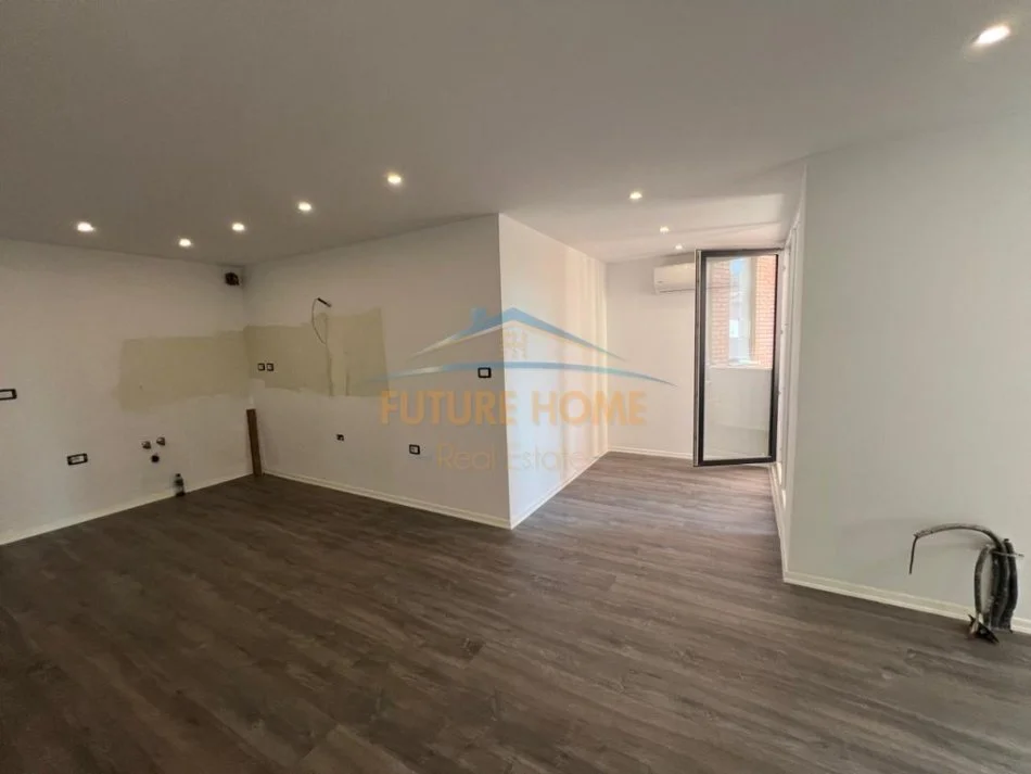 Tirane, shitet apartament duplex 1+1 Kati 1, 90 m² 130.000 € (GOLDEN PARK 3)