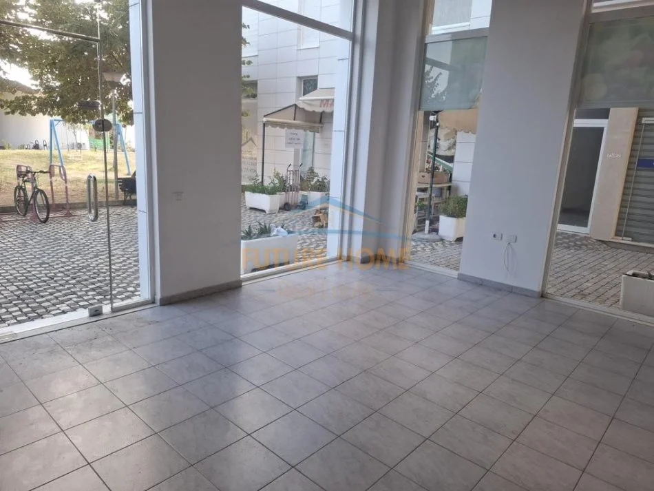 Tirane, jepet me qera ambjent biznesi Kati 0, 37 m² 250 € (RRUGA SIRI KODRA)