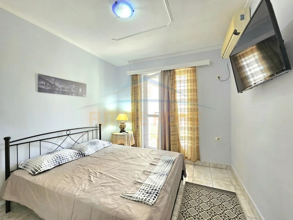 Tirane, jepet me qera apartament 2+1 Kati 2, 80 m² 700 € 