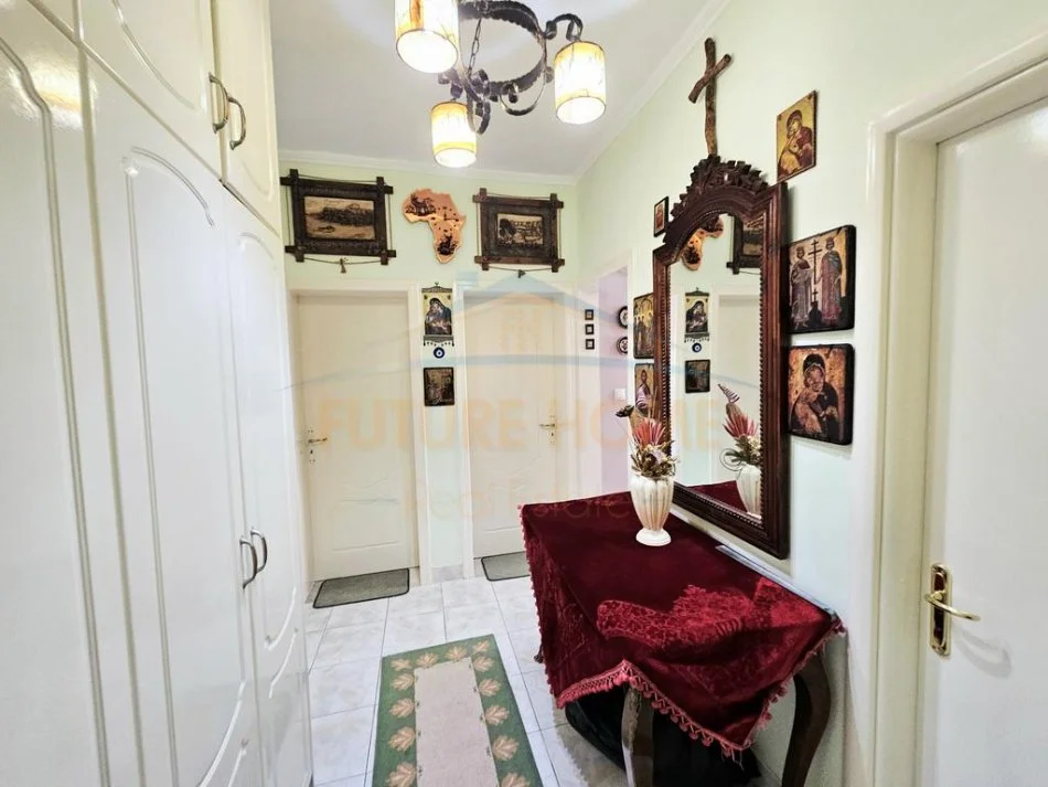 Tirane, jepet me qera apartament 2+1 Kati 2, 80 m² 700 € 