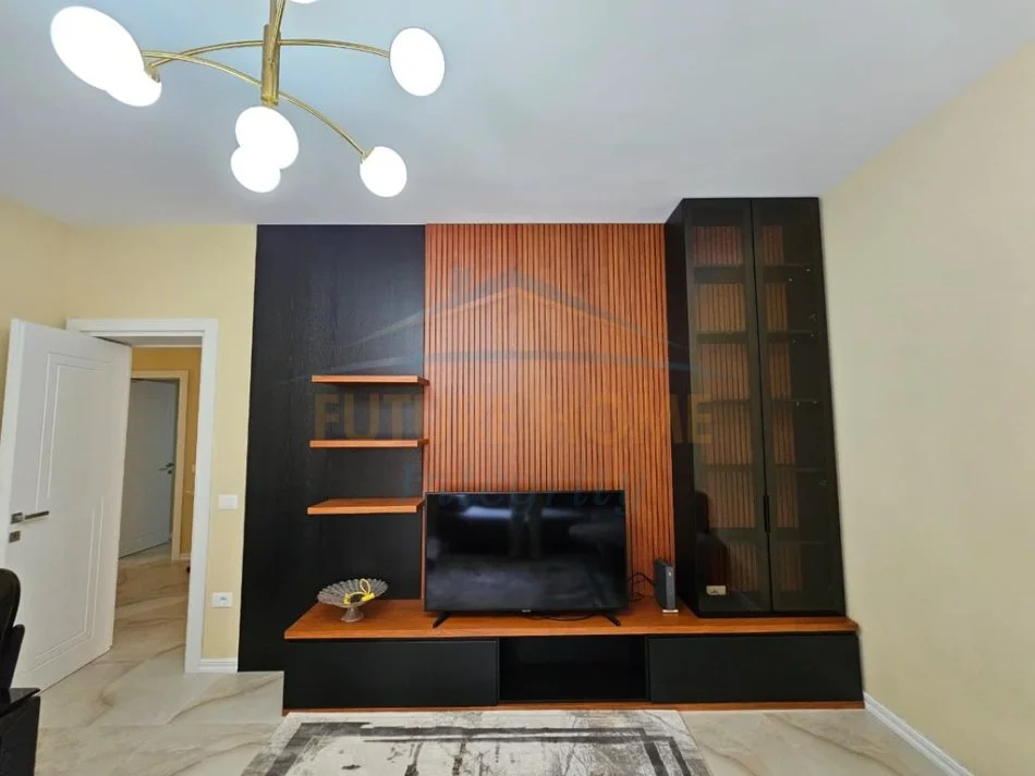 Tirane, jepet me qera apartament 2+1+2+Parkim Kati 1, 155 m² 100.000 Leke ( te reja) (Pallati i Brigadave)