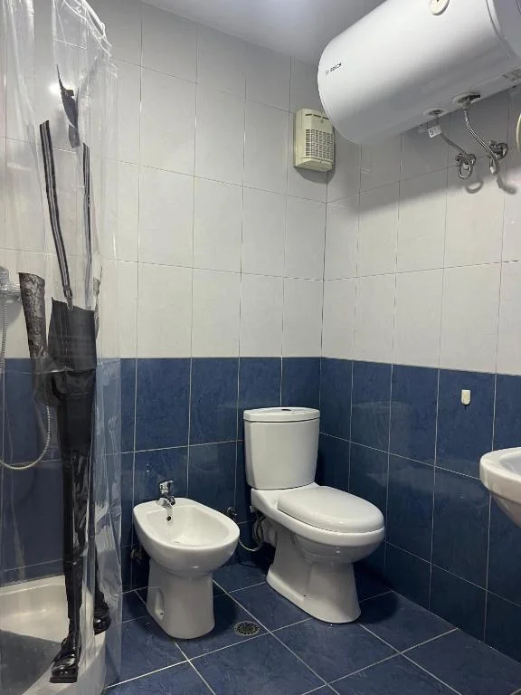 Tirane, jepet me qera apartament 1+1+Ballkon Kati 2, 70 m² 700 € (Rruga e Elbasanit)