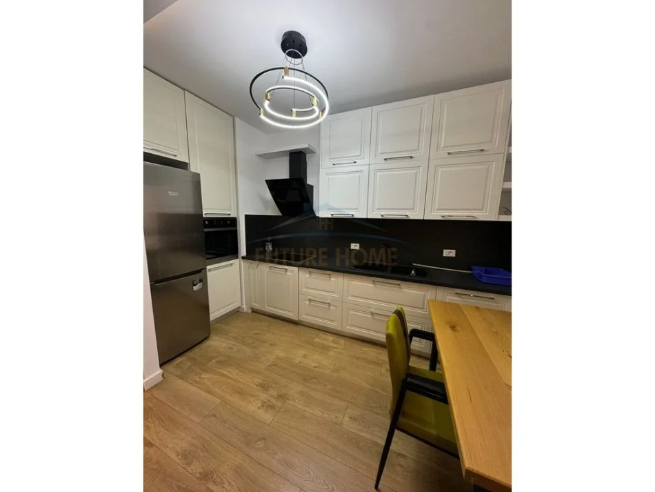 Tirane, jepet me qera apartament 1+1 Kati 1, 71 m² 850 € 