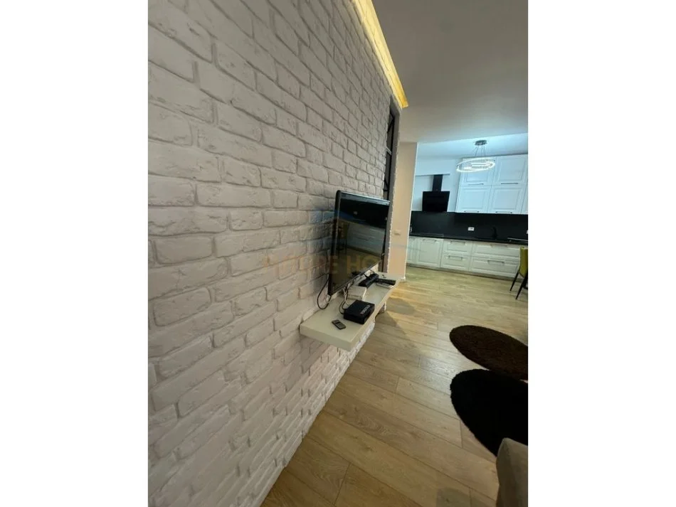 Tirane, jepet me qera apartament 1+1 Kati 1, 71 m² 850 € 