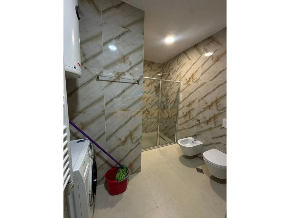 Tirane, jepet me qera apartament 1+1 Kati 1, 71 m² 850 € 