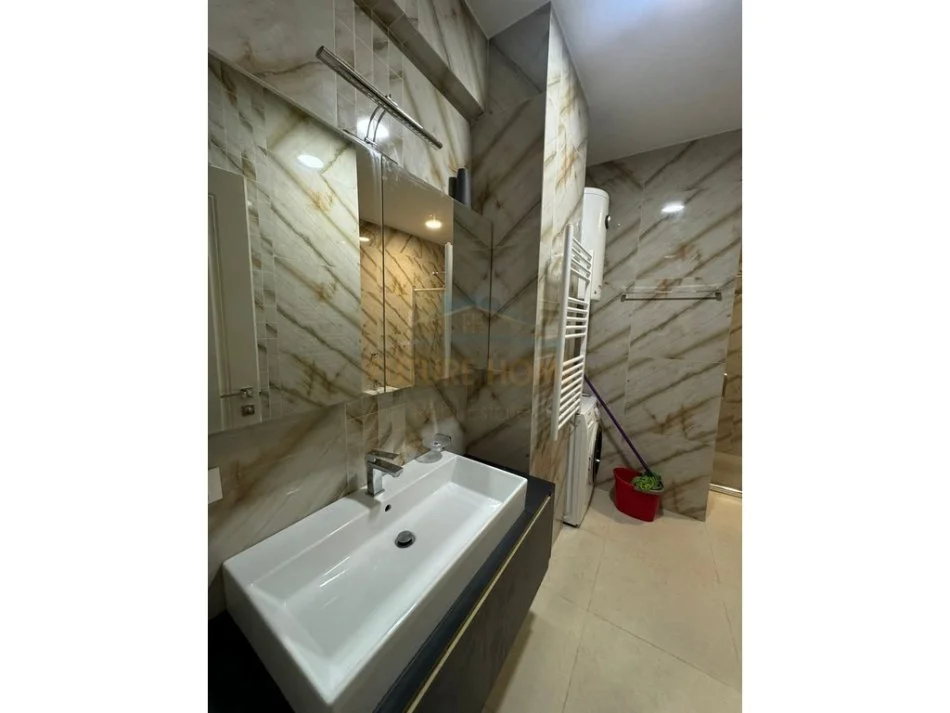 Tirane, jepet me qera apartament 1+1 Kati 1, 71 m² 850 € 