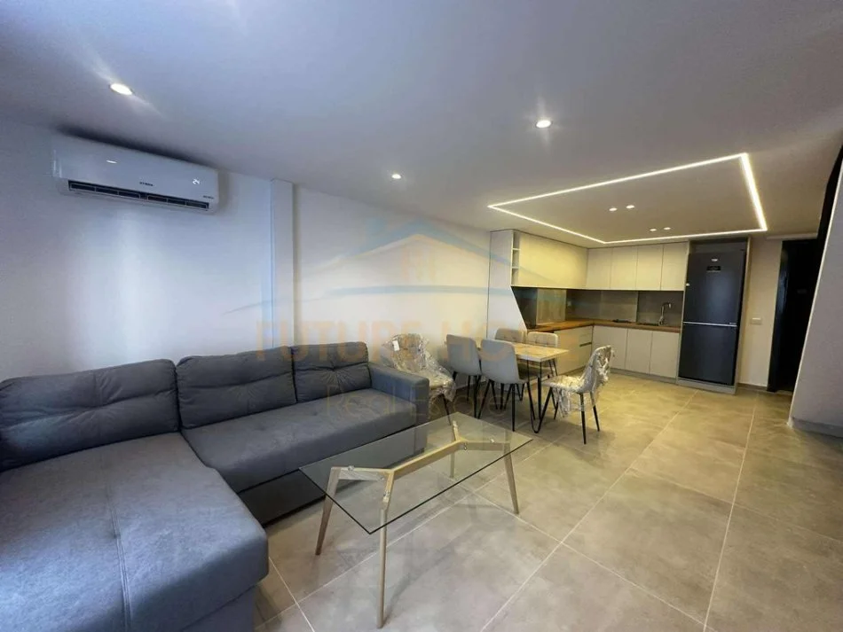 Tirane, shitet apartament 1+1 Kati 1, 69 m² 120.000 € (GOLDEN PARK)