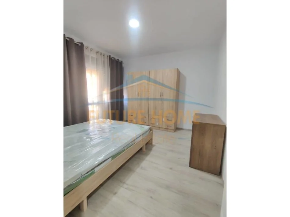 Tirane, jepet me qera apartament 1+1 Kati 5, 66 m² 500 € (PRANE MOZAIKUT)