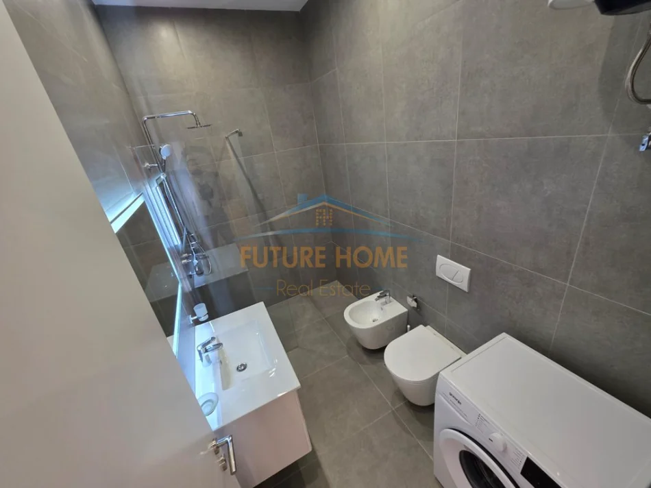 Tirane, jap me qera apartament 1+1 Kati 4, 75 m² 1.050 € (Kompleksi Delijorgj,)