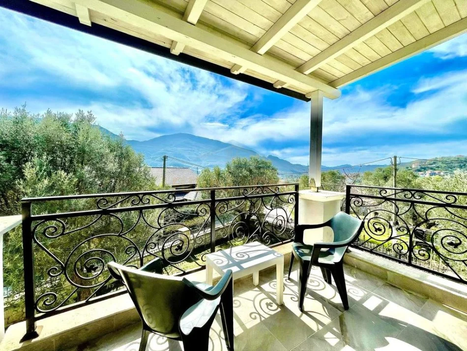 Tirane, shitet Vile 4+1+Aneks+Ballkon Kati 2, 930 m² 850.000 € (MULLET)