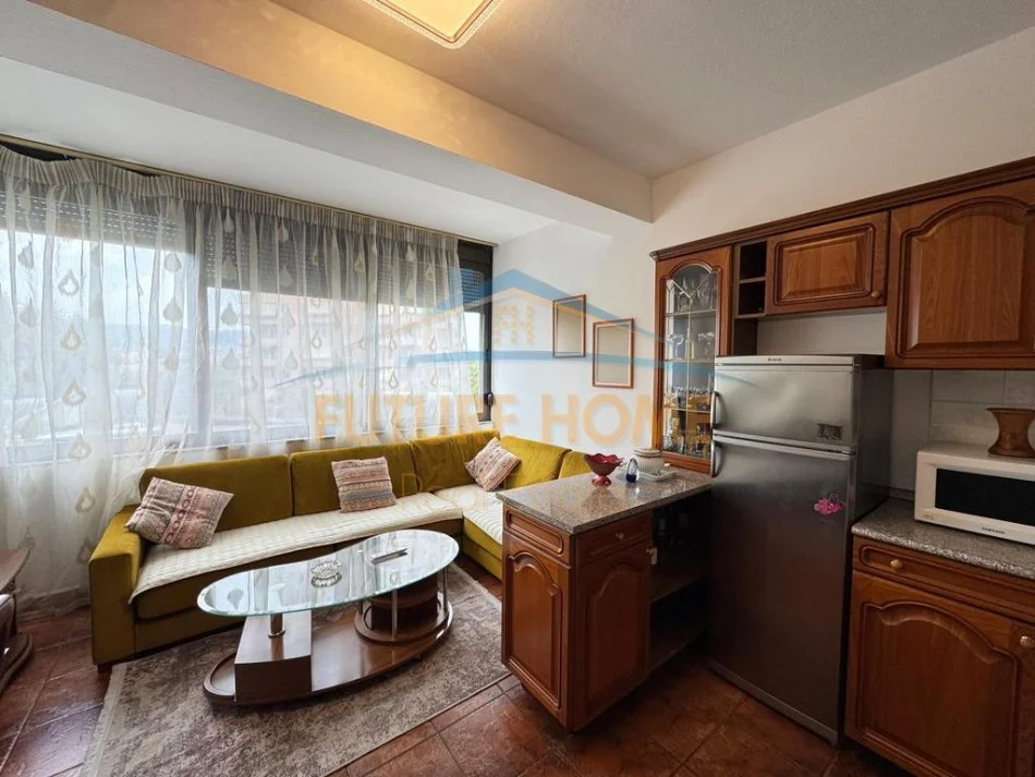 Tirane, jepet me qera apartament 2+1 Kati 5, 800 € 