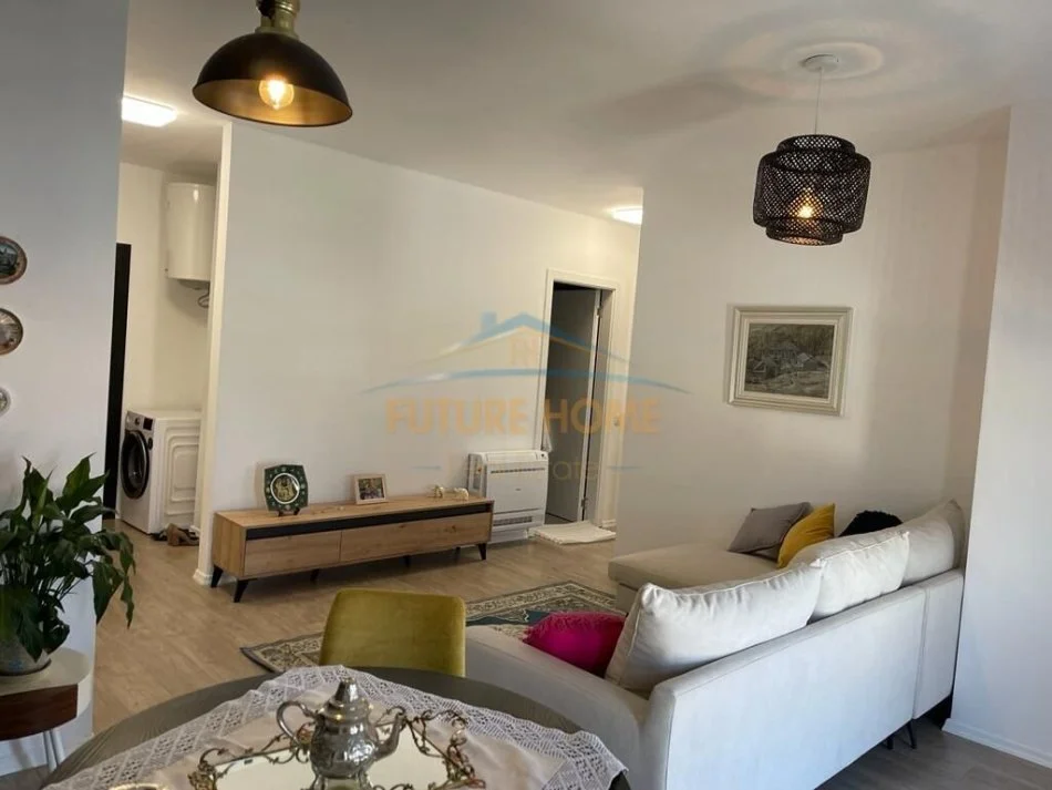 Tirane, jepet me qera apartament 2+1 Kati 7, 87 m² 450 € 