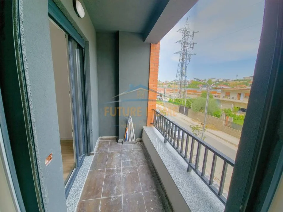 Tirane, jepet me qera apartament 2+1+Ballkon Kati 1, 98 m² 400 € (PASKUQAN)