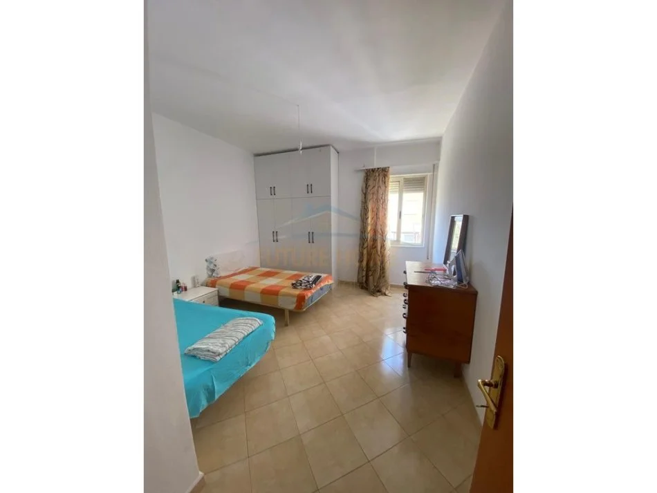 Durres, jepet me qera apartament 2+1 Kati 3, 100 m² 400 € (PLAZH ILIRIA)