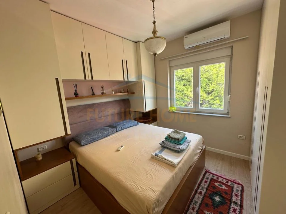 Tirane, jepet me qera apartament 2+1 Kati 4, 70 m² 700 € 