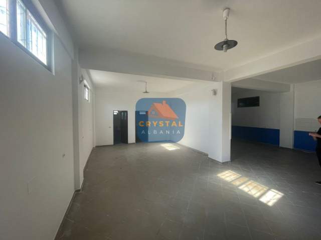 Tirane, jepet me qera dyqan Kati 0, 100 m² 300 Euro (Rruga Vangjel Noti)