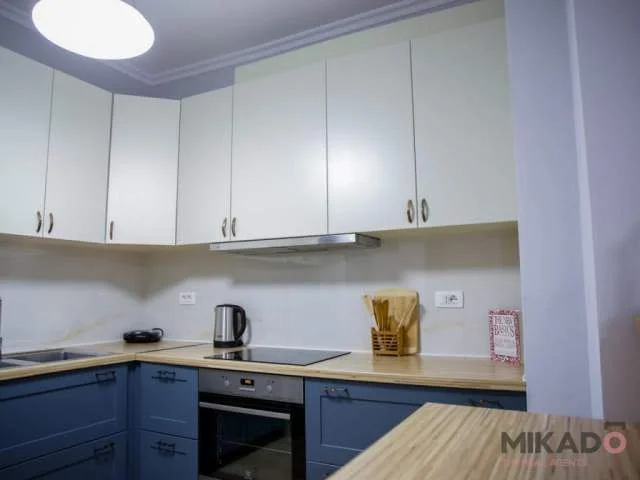 jepet me qera 100 m² 650