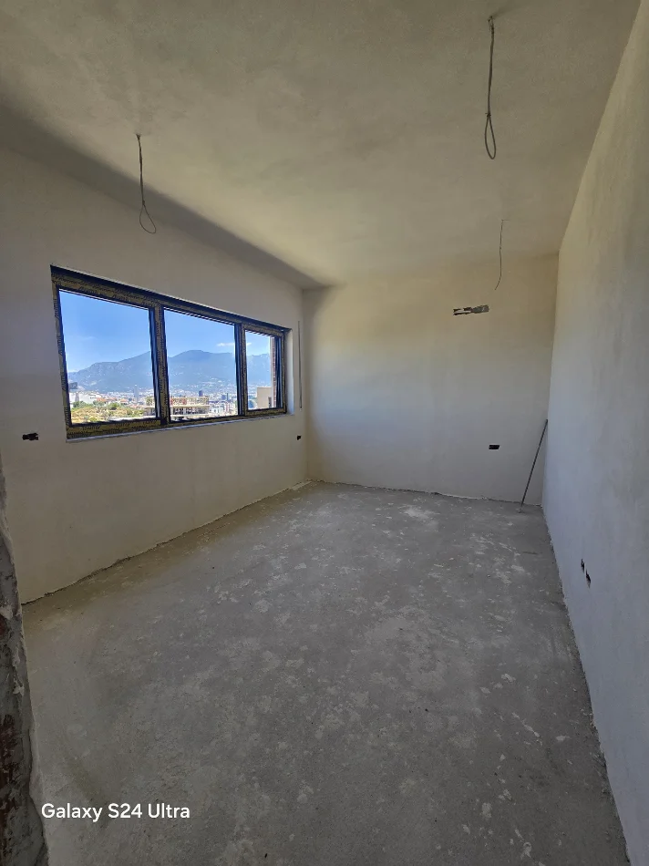 Tirane, shitet apartament 3+1 Kati 2, 231 m² 360.000 € (Kodra diellit 2)