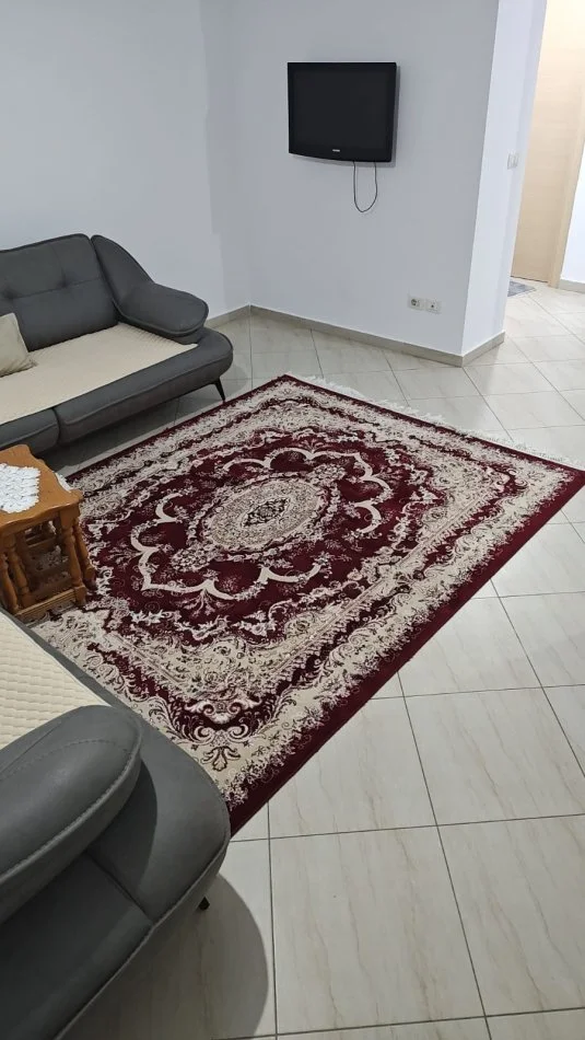 Tirane, jepet me qera apartament 1+1 Kati 3, 70 m² 40.000 € (Rruga Veli Dedi)