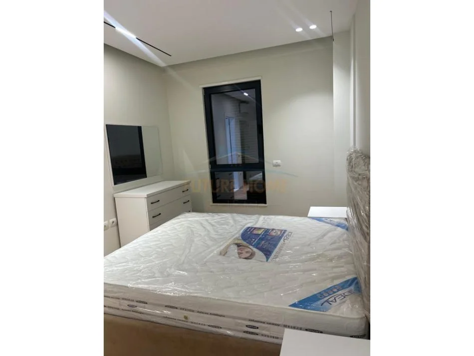 Tirane, jepet me qera apartament 2+1+2+Post Parkimi, Kati 6, 106 m² 800 €