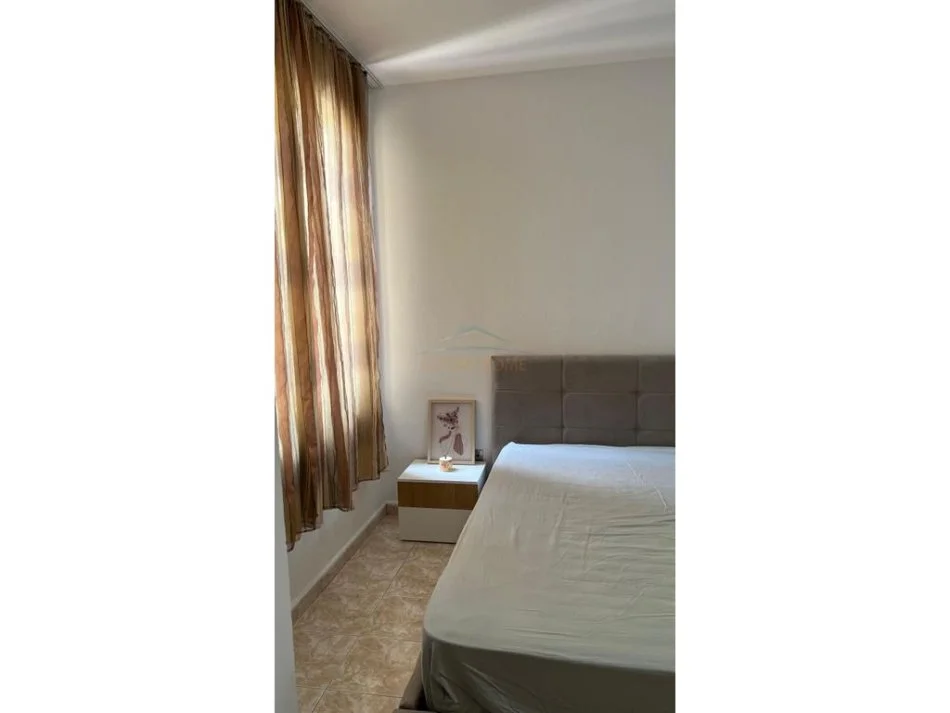 Tirane, jepet me qera apartament 1+1 Kati 6, 65 m² 550 € 