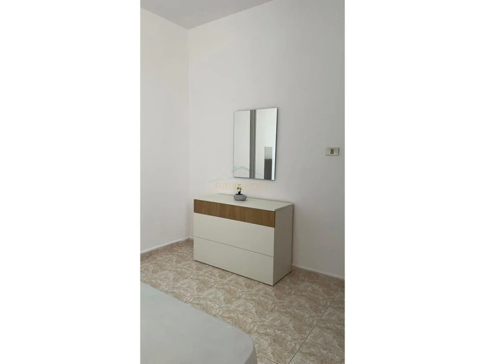 Tirane, jepet me qera apartament 1+1 Kati 6, 65 m² 550 € 