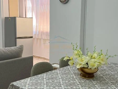 Tirane, jepet me qera apartament 1+1 Kati 6, 65 m² 550 € 