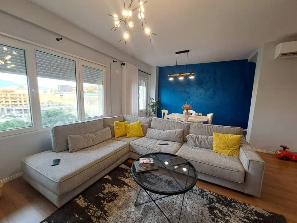 Tirane, jepet me qera apartament 2+1+Ballkon Kati 0, 125 m² 900 € (Rezidenca Kodra e Diellit 2)