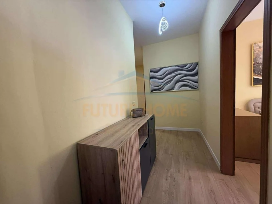 Tirane, shitet apartament 1+1+Ballkon Kati 4, 62 m² 89.000 €, Yzberisht,  (Prane Nela 6)