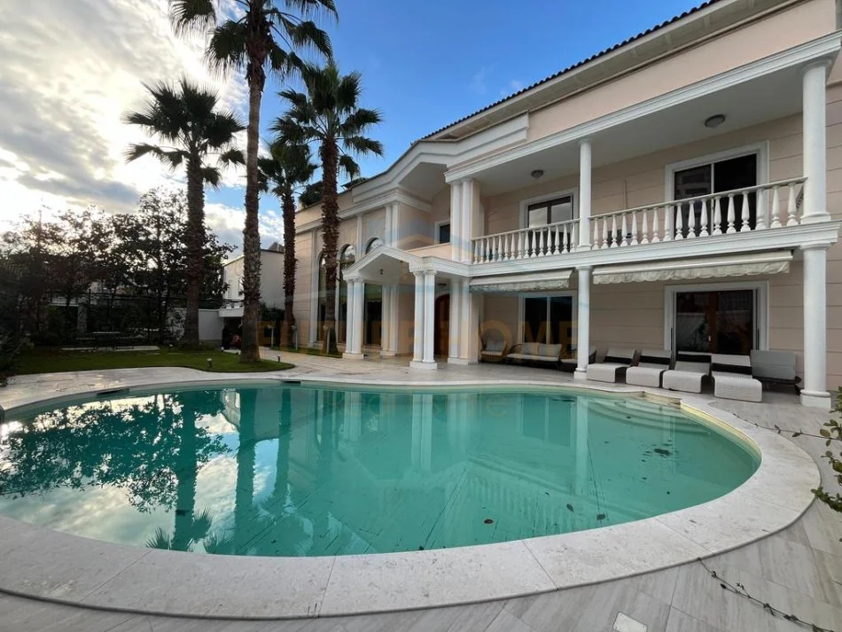 Tirane, shitet Vile 3 Katshe Kati 0, 900 m² (Medreseja)