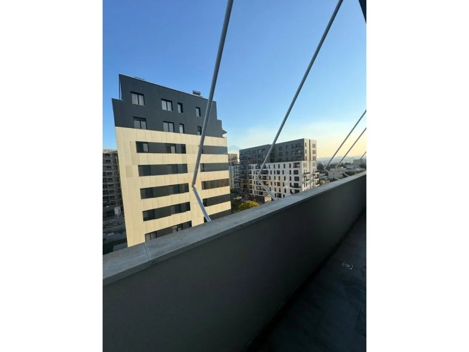 Tirane, jepet me qera apartament 2+1+Ballkon Kati 6, 80 m² 700 € (Don Bosko)