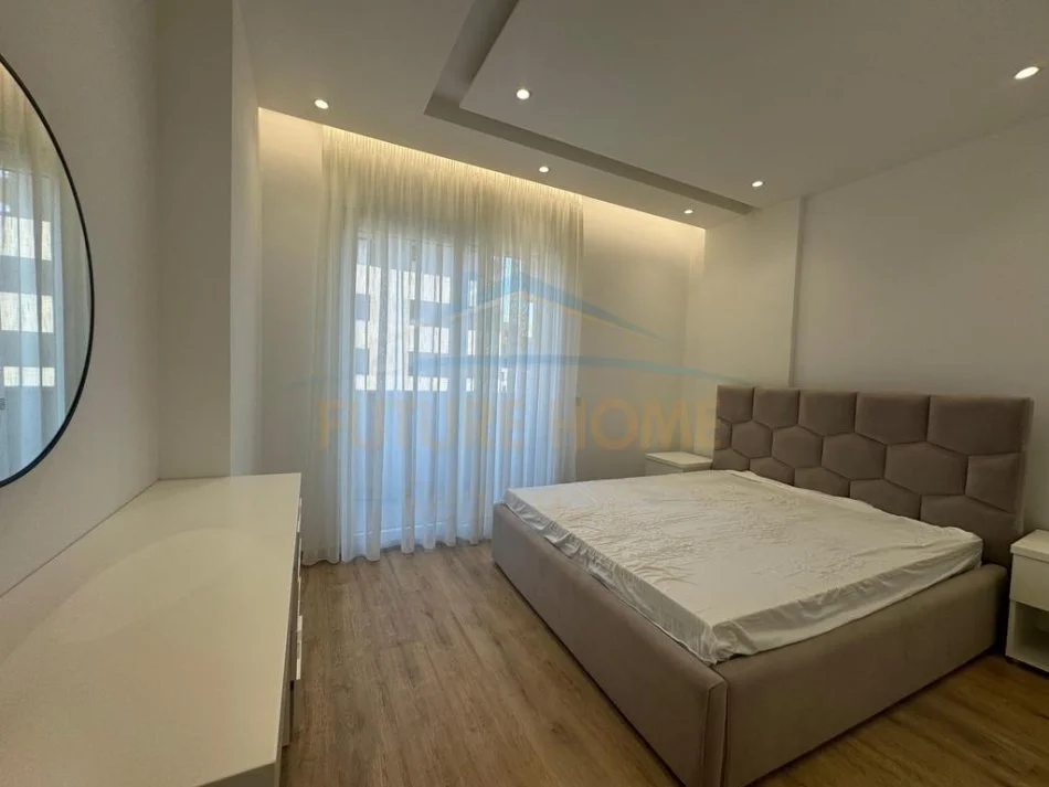 Tirane, jepet me qera apartament 2+1+Ballkon Kati 6, 80 m² 700 € (Don Bosko)