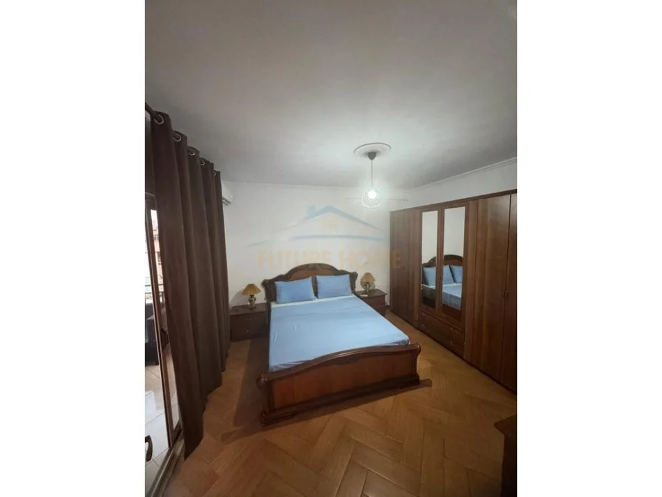 Tirane, jepet me qera 2+1 Kati 9, 116 m² 670 € 