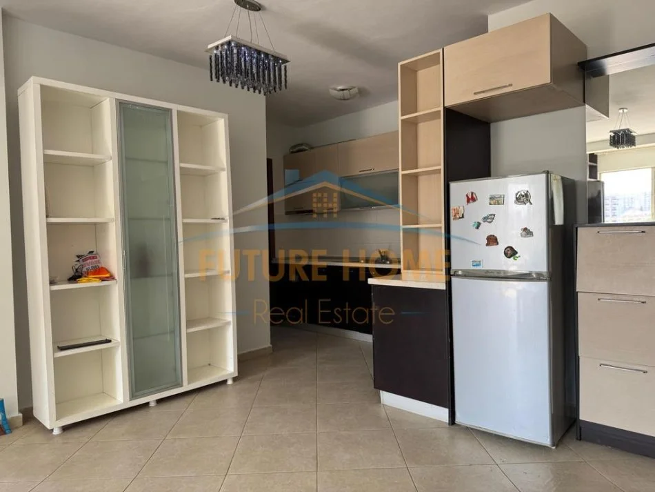 Tirane, jepet me qera apartament 2+1 Kati 6, 80 m² 600 € 