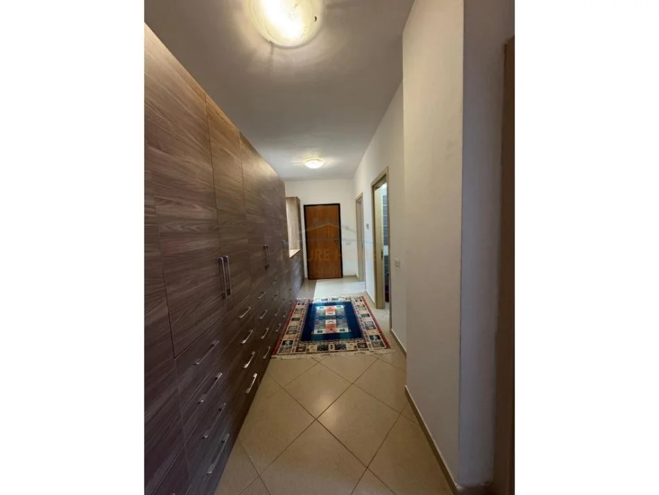 Tirane, shes apartament 2+1 Kati 3, 87 m² 144.000 € (Fresk)